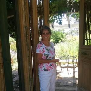 Meet your Posher, Maxine